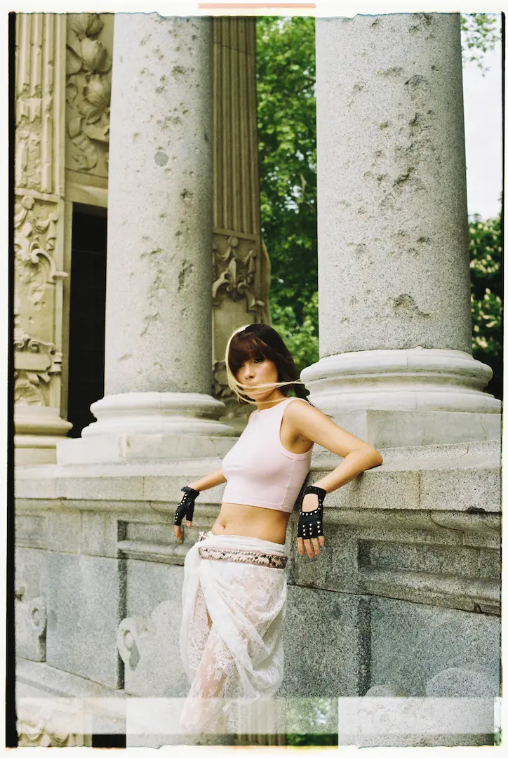 Fotografía de moda en Madrid analógica editorial exterior